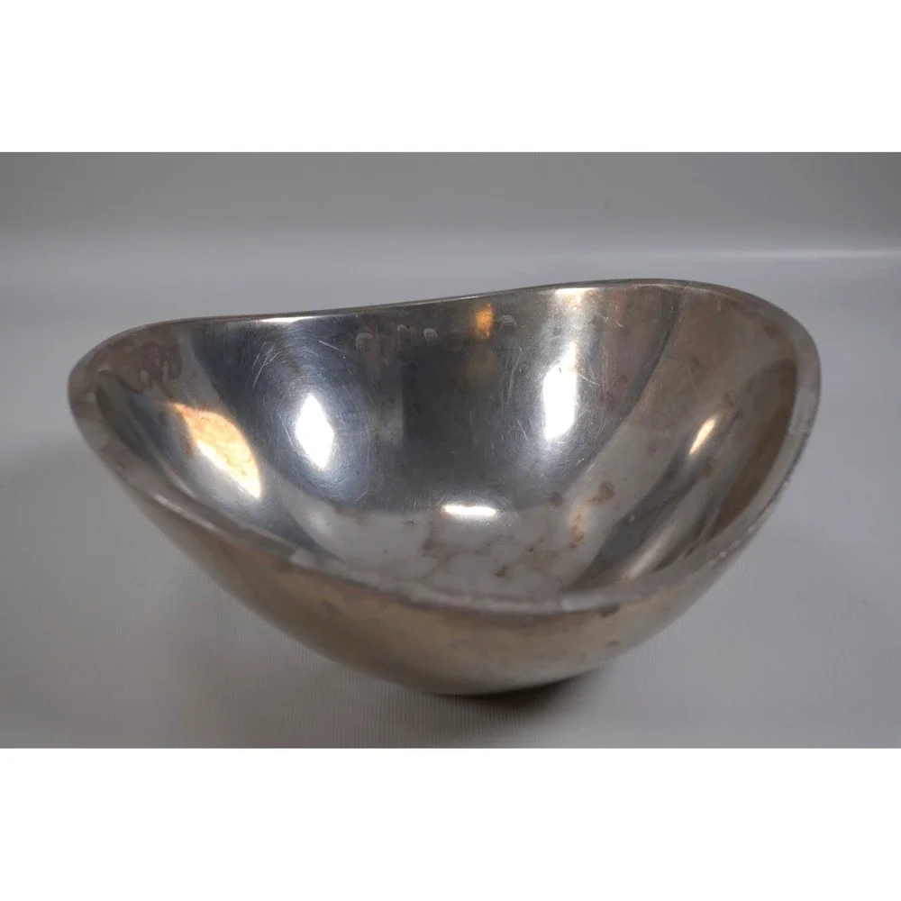 Vintage 1967 NAMBE #569 Metal Alloy Bowl, Richard Thomas 8.5 in Wide